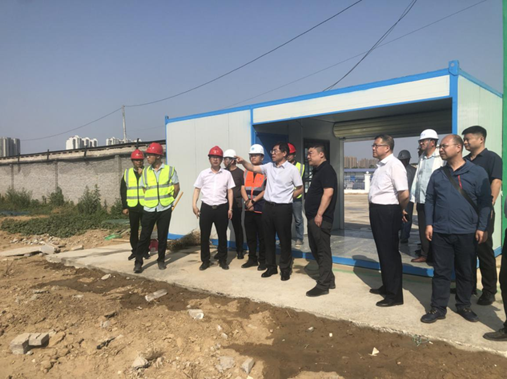鄭州市建設(shè)投資集團(tuán)有限公司黨委書記、董事長(zhǎng)汪洋到侯寨新鎮(zhèn)區(qū)安置區(qū)調(diào)研項(xiàng)目建設(shè)工作
